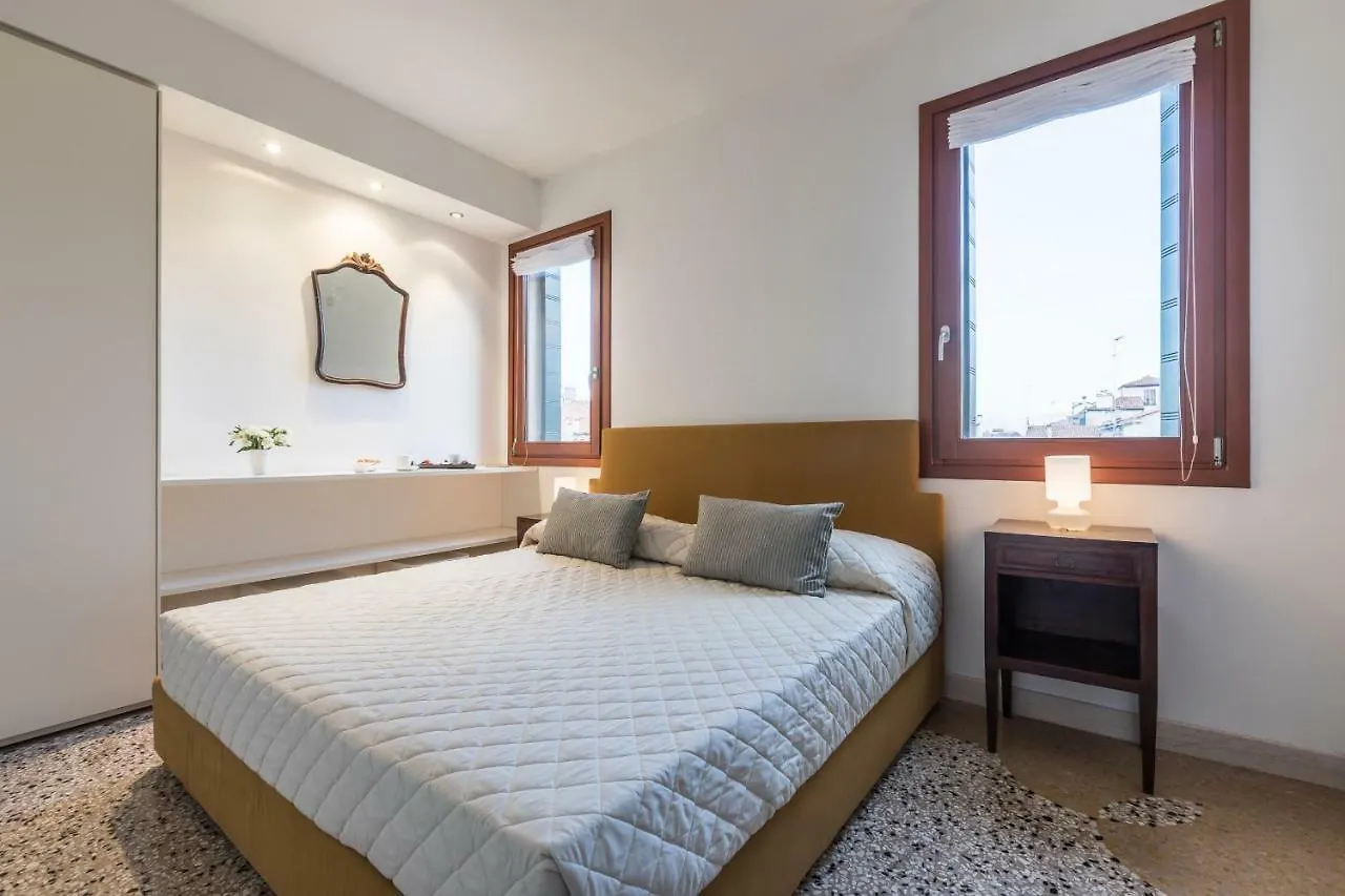 Ca' Della Frutta Venetian Apartment  Venice