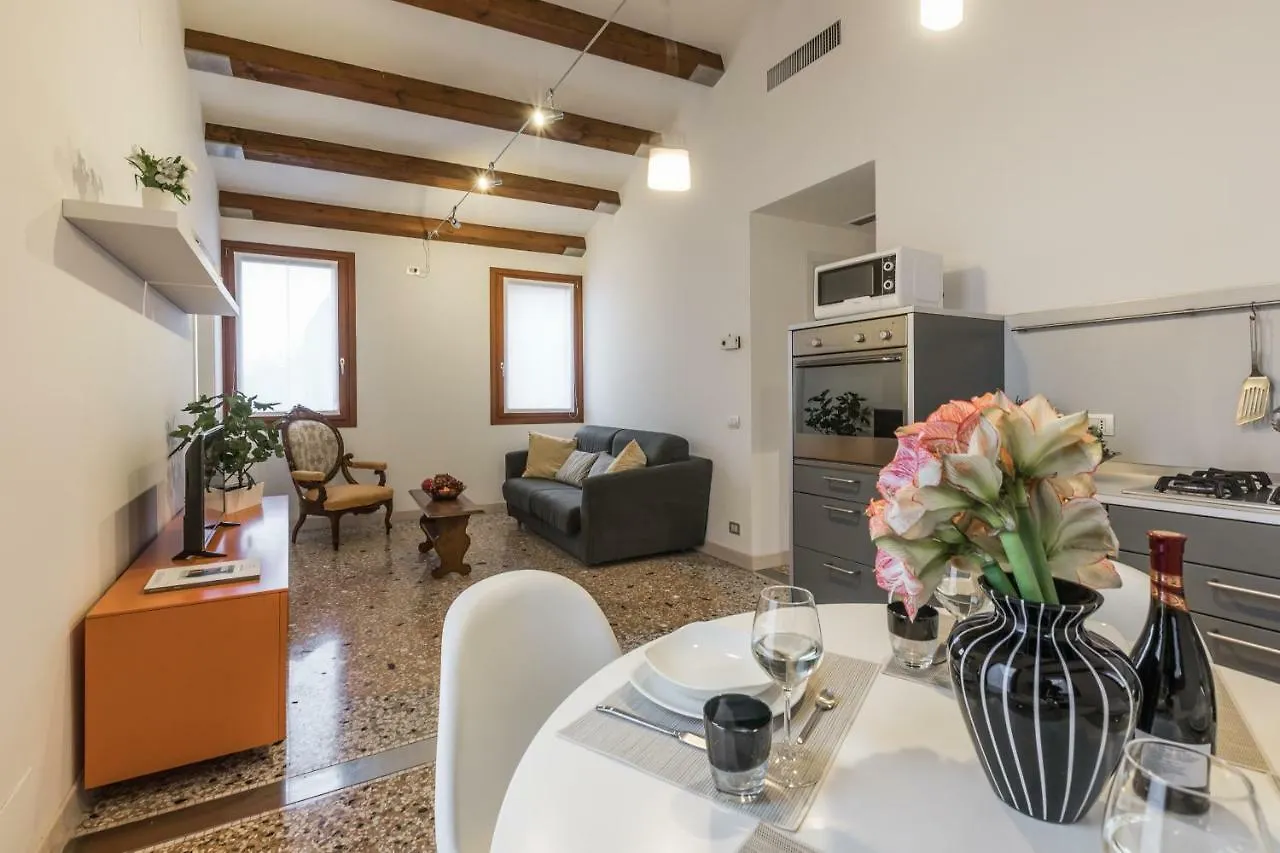 Ca' Della Frutta Venetian Apartment
