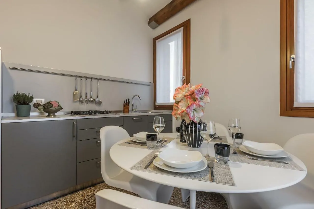 Ca' Della Frutta Venetian Apartment